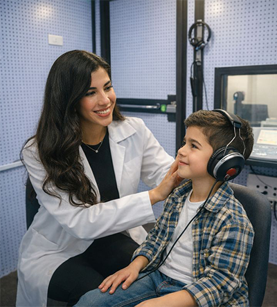 جلسة سمع في مركز قوقعة مع الأخصائية تيلدا الخطيب